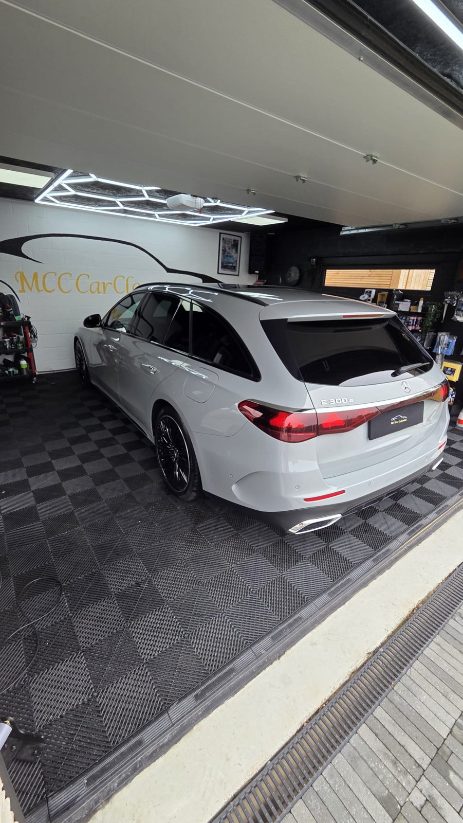 Mercedes E300e — Ceramic Coating door MCC CarCleaning